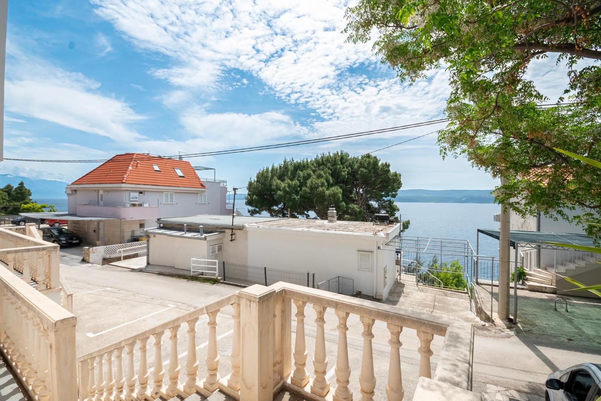 Holiday Home Dalmatino Omis Bagian luar foto