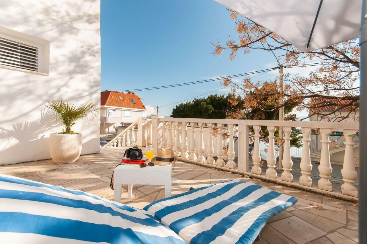 Holiday Home Dalmatino Omis Bagian luar foto